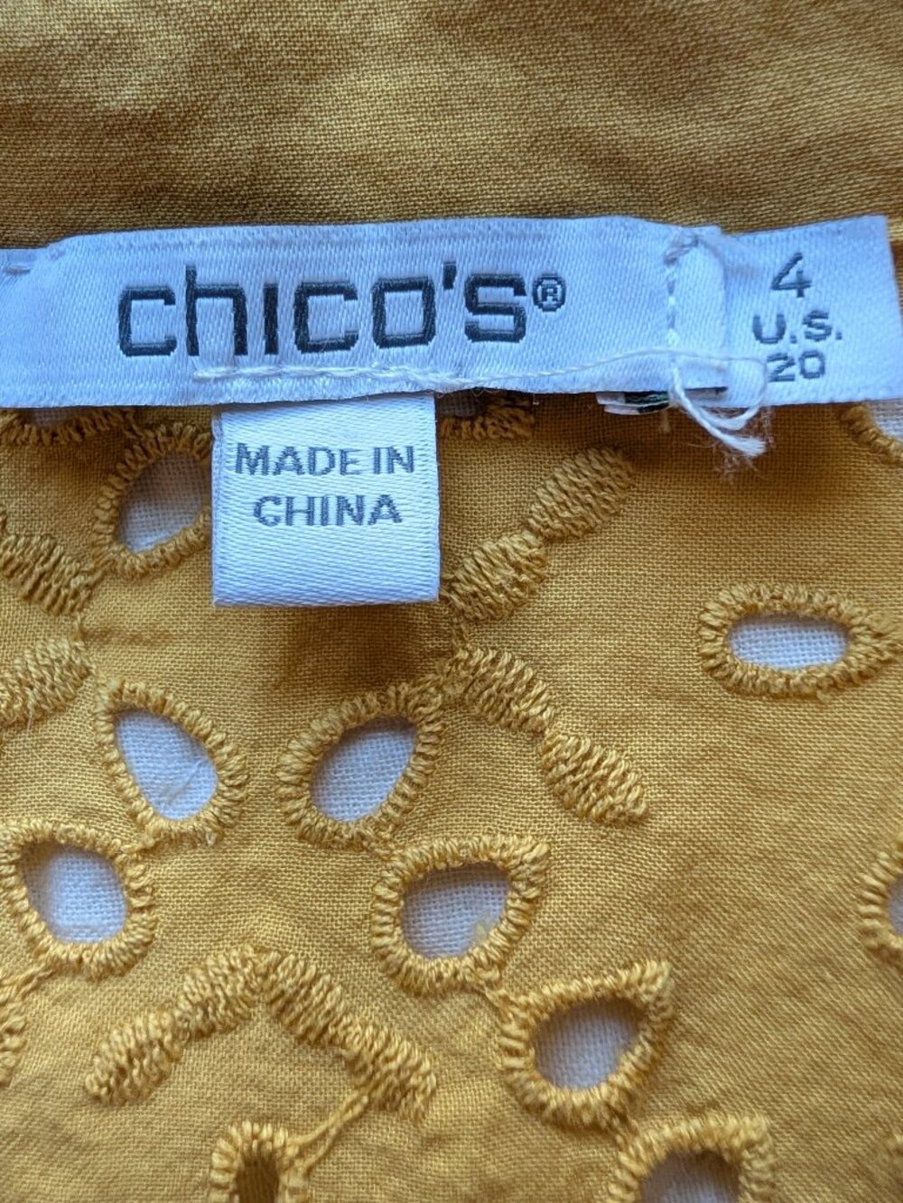Chico’s Gold Eyelet Button-Down Blouse – Size 4 (US 20/22 XXL) | 100% Cotton - Picture 5 of 6